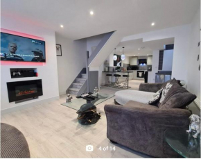 23 Meadfoot Lane